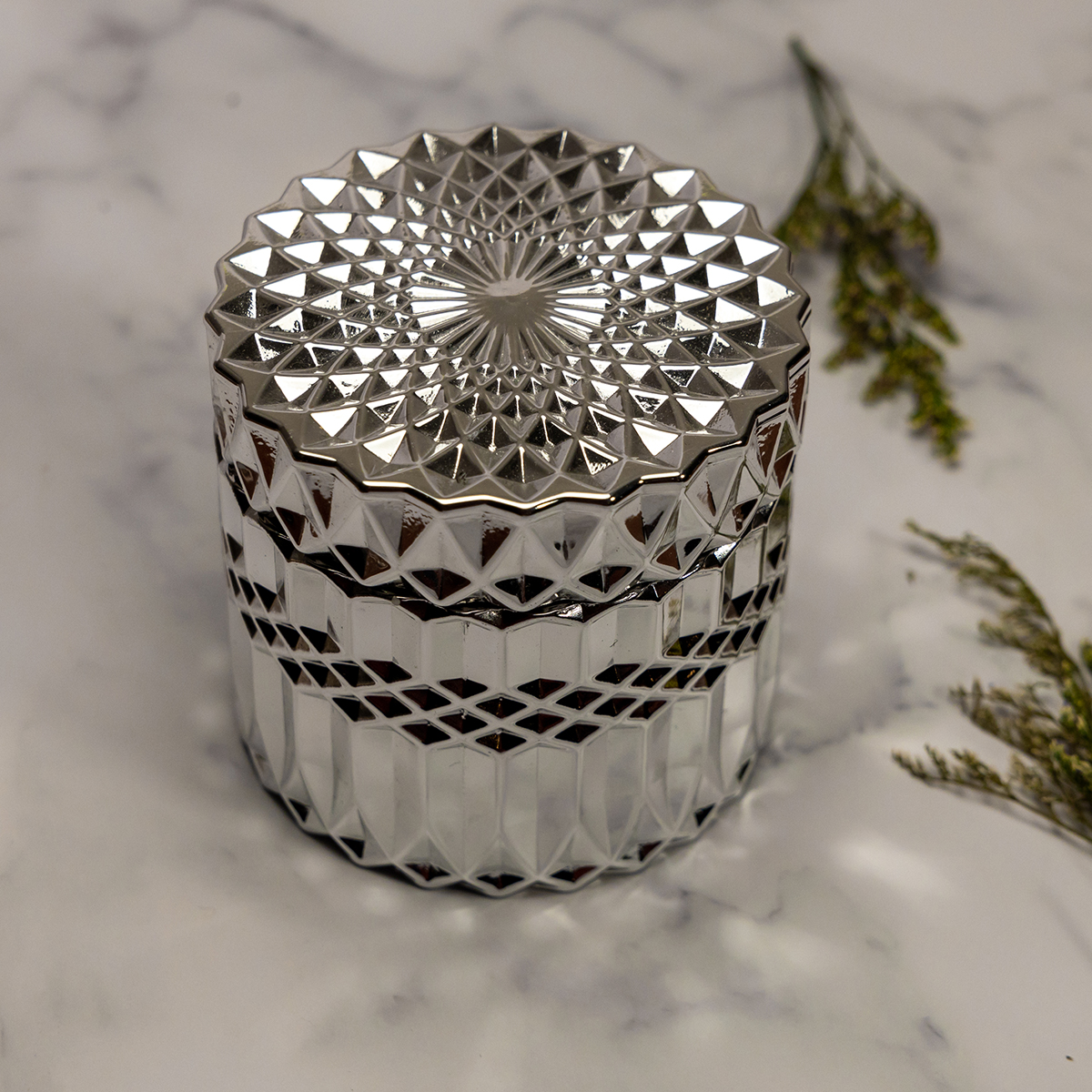 metallic candle glass with a lid